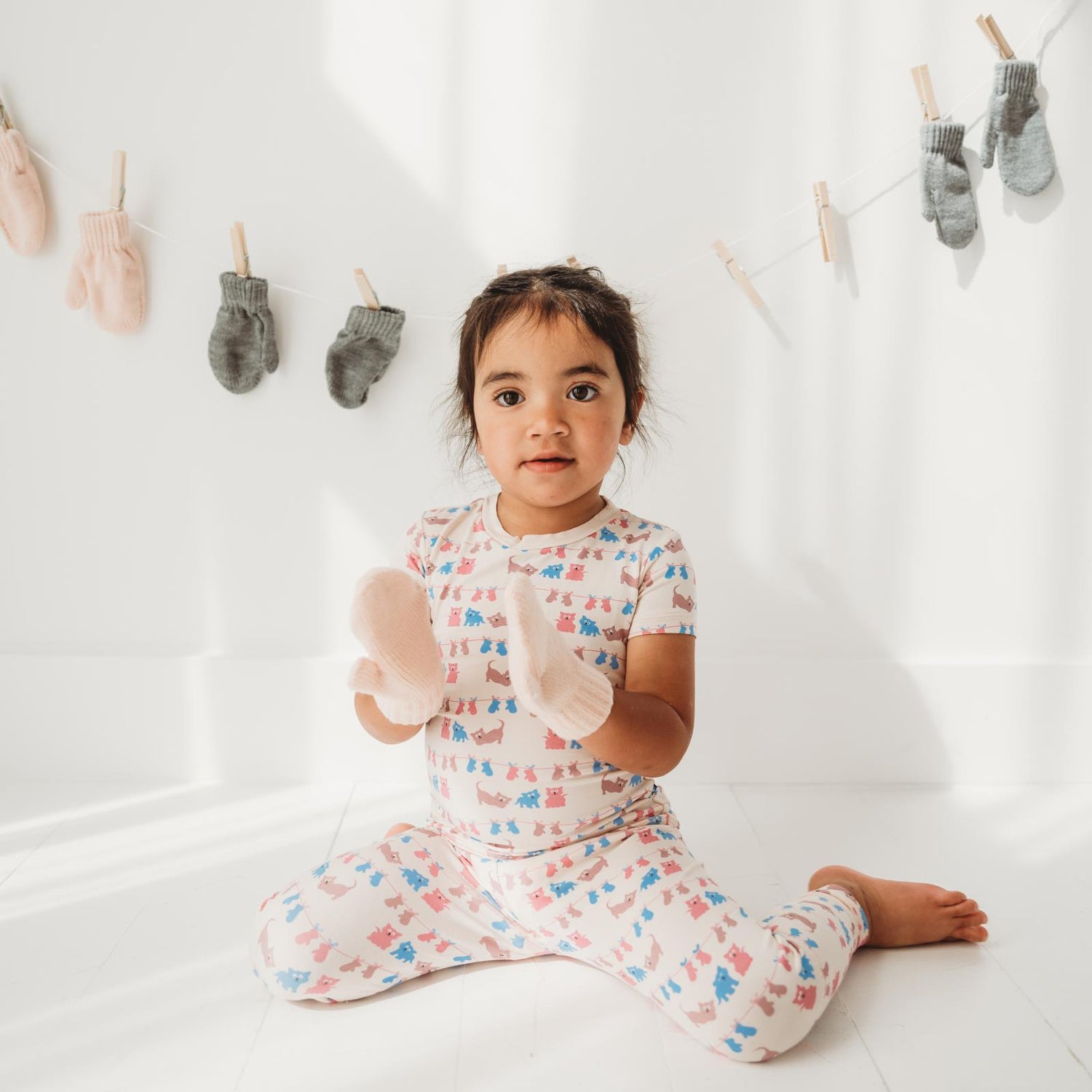 Print Short Sleeve Pajama Set in Latte 3 Little Kittens