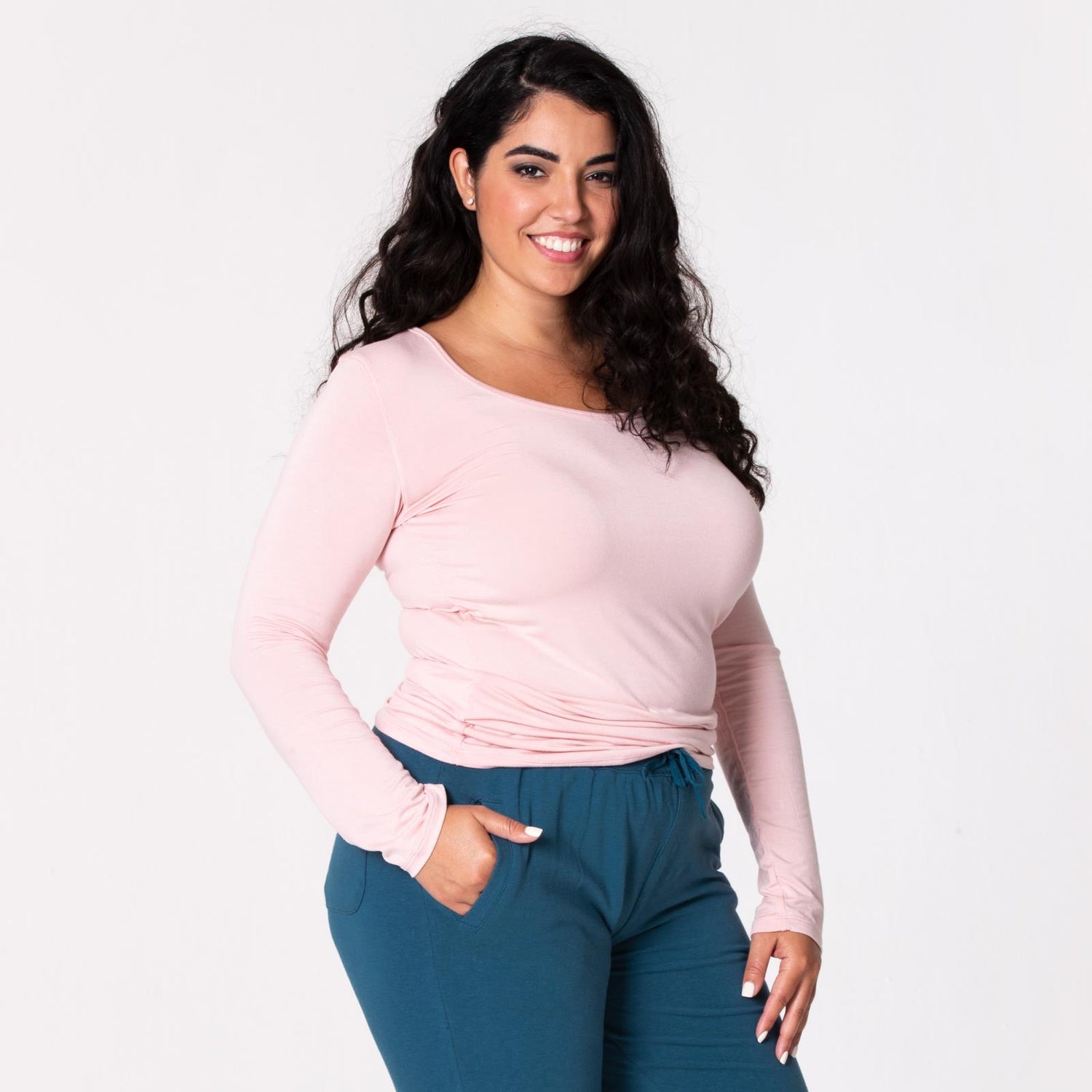 Women's Long Sleeve Scoop Neck Tee in Baby Rose