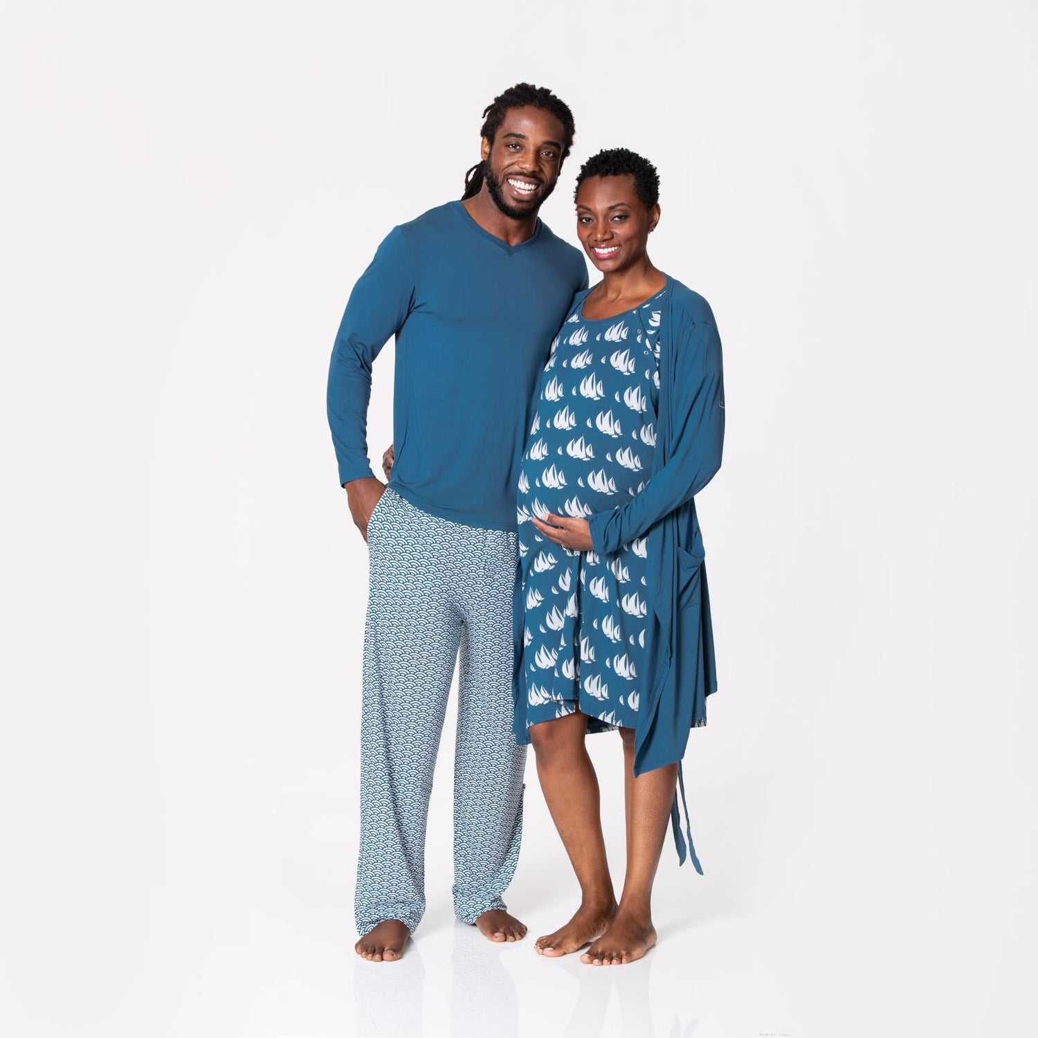 Women's Print Hospital Gown in Deep Sea Sailboat Race